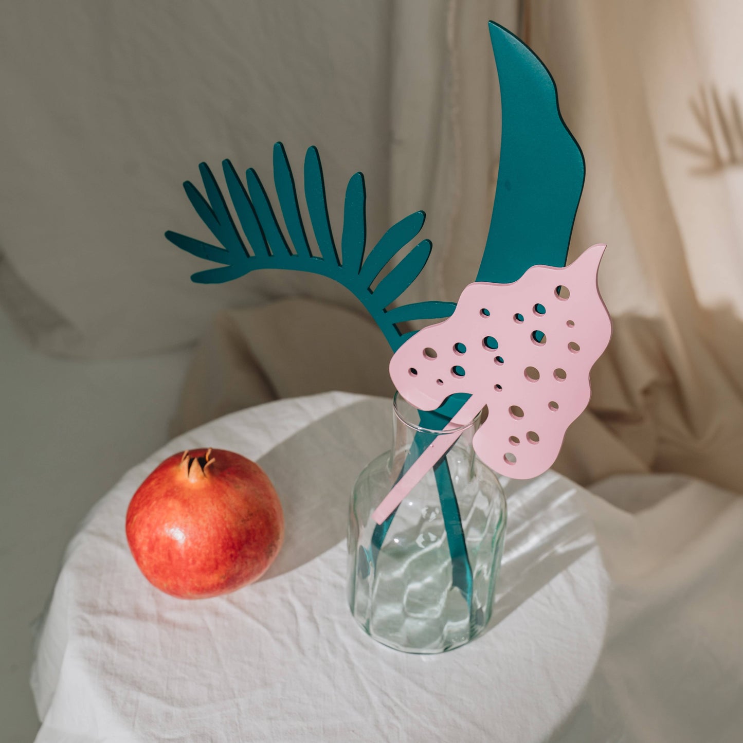 Green wooden palm by Milin