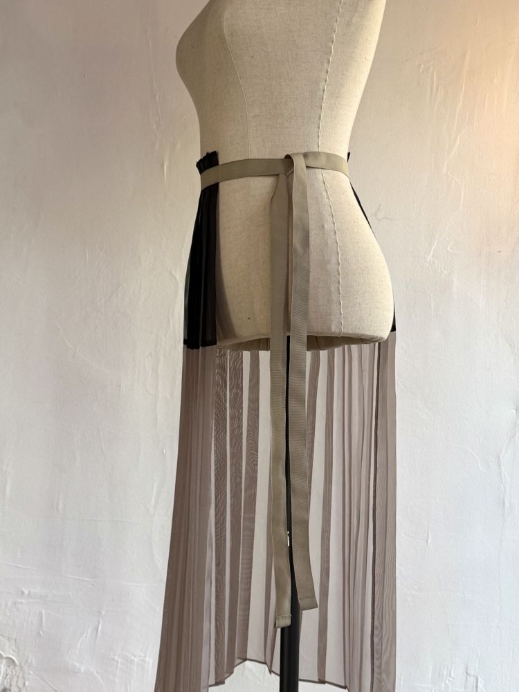 Soojka Half Aprons - Black Beige by Troa