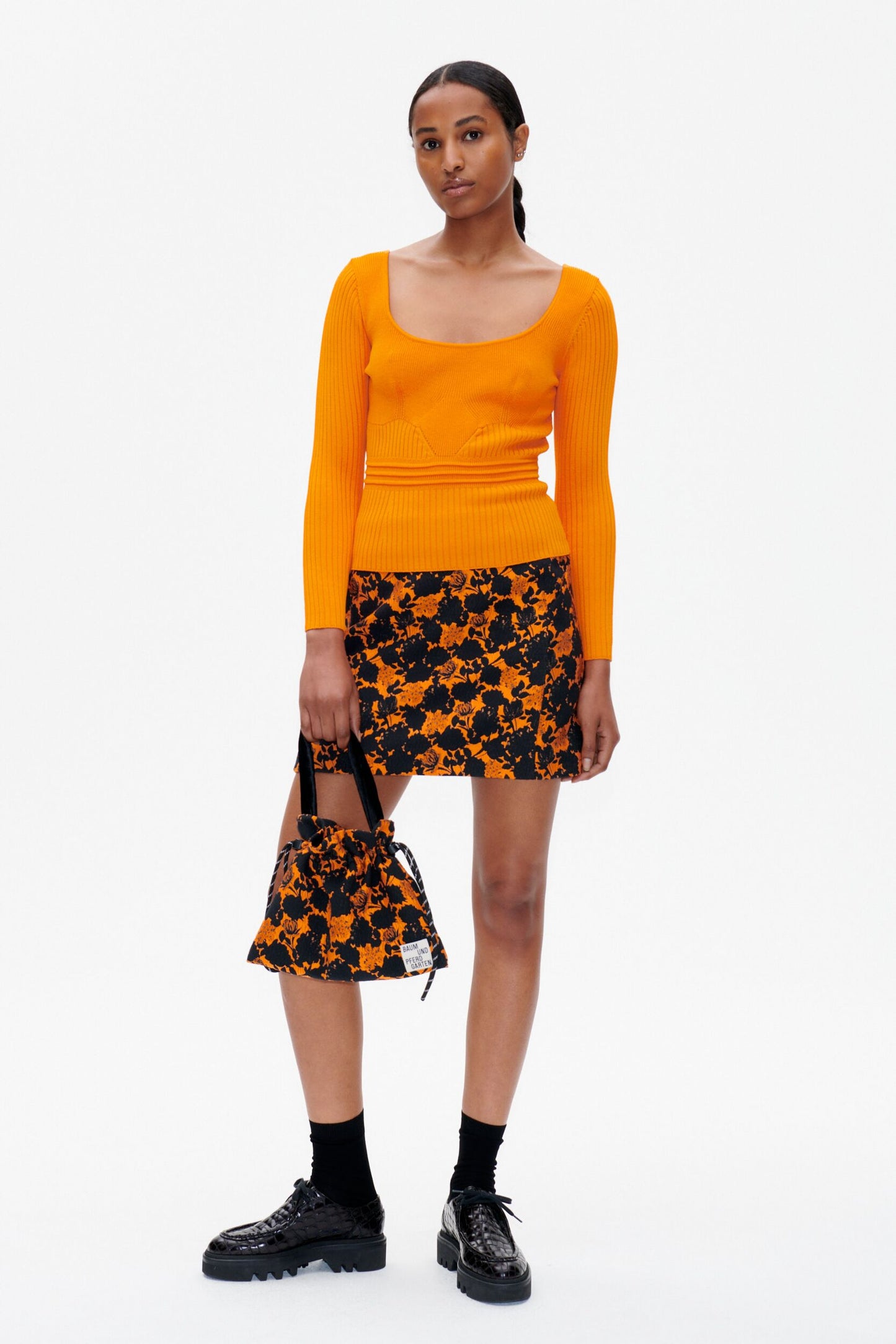 Katalina Bag - Orange Black Flower by Baum und Pferdgarten