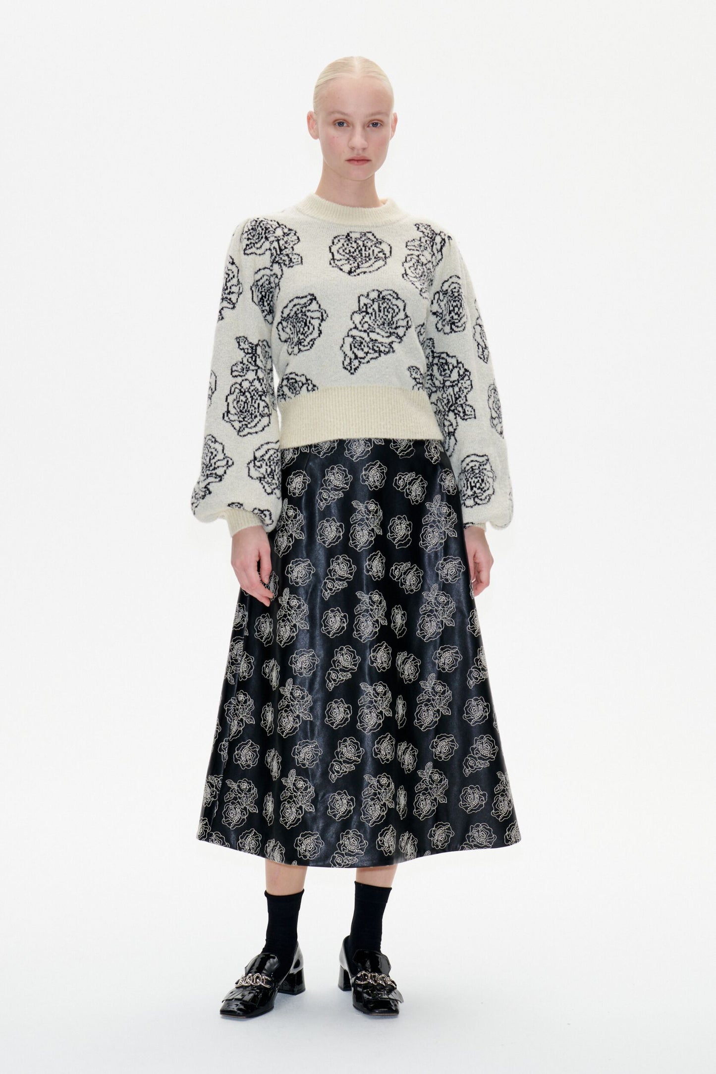 Cherika Sweater - Creme Embroidery Flower by Baum und Pferdgarten