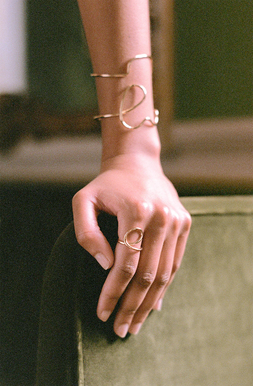 Flower Loop Bracelet Gold by Kroon 02