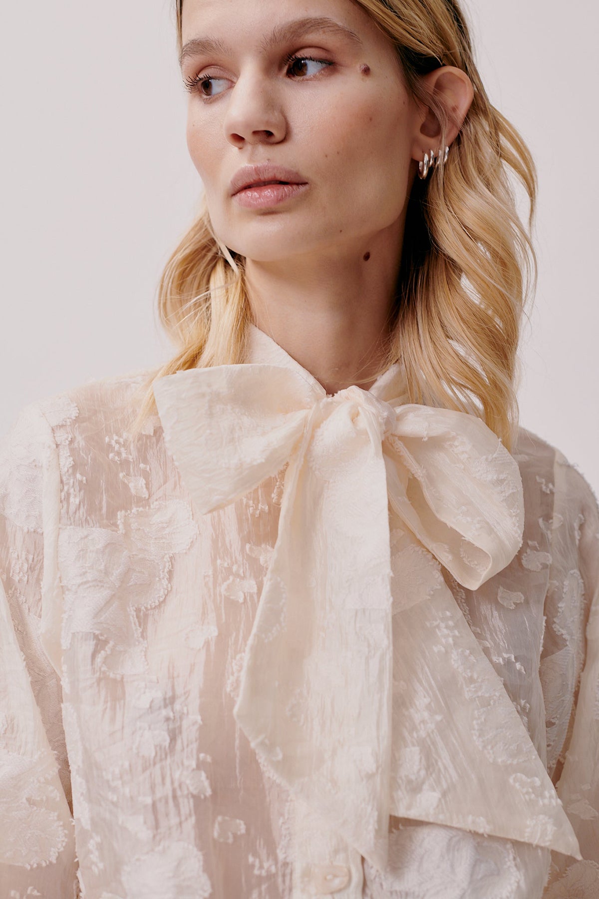 Nora Shirt - Creme Jacquard Organza by Hofmann Copenhagen – The