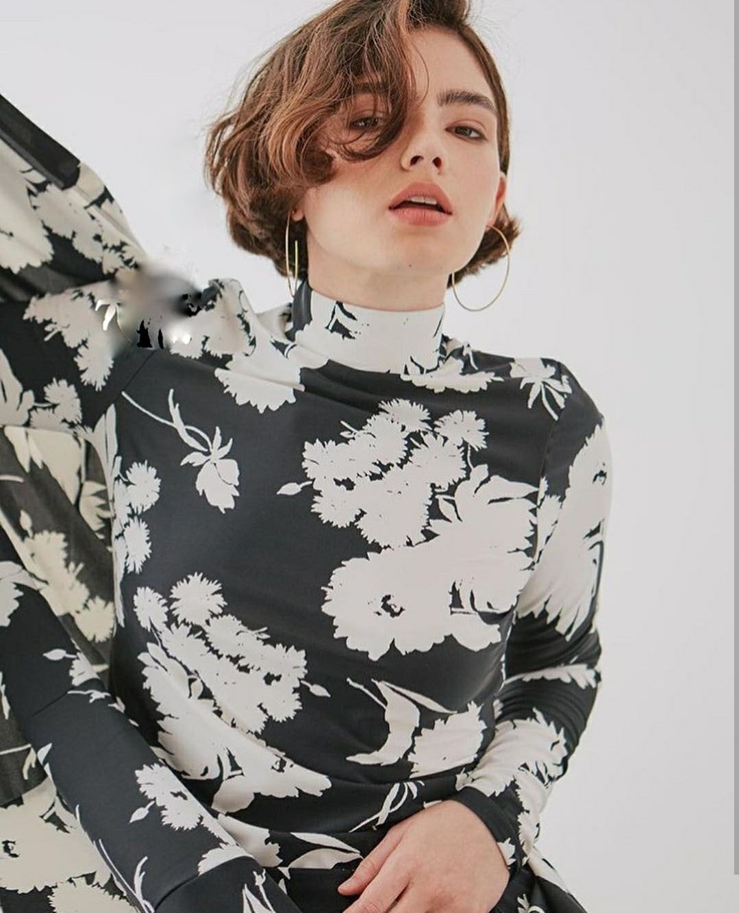 Medium Icon Hoops Rhodium by Jenny Bird