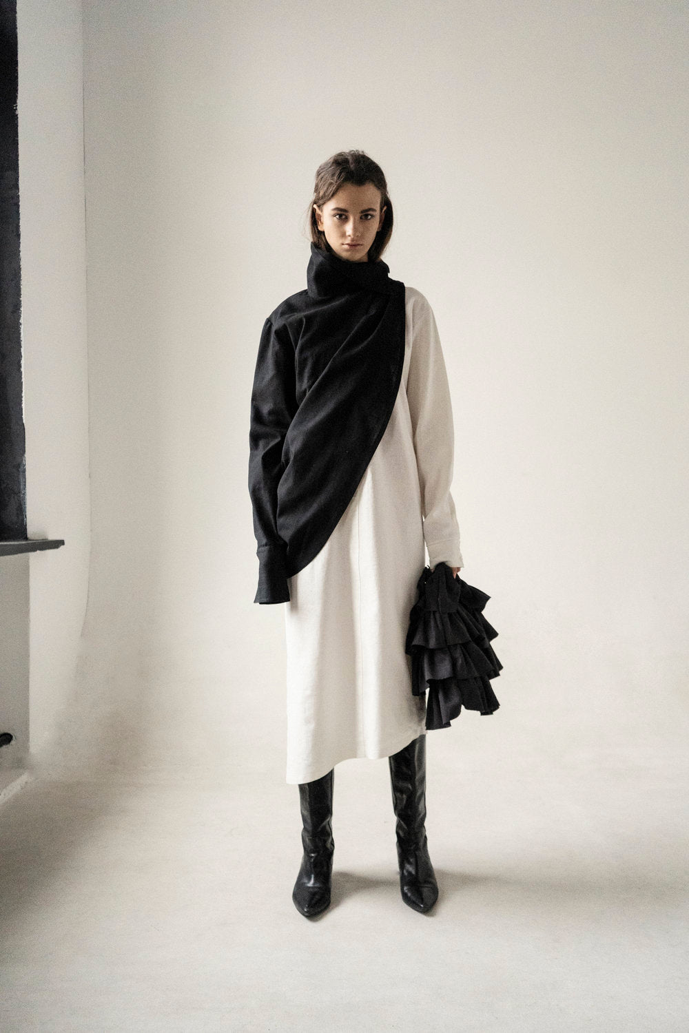BLACK LINEN SLEEVE LAYER by KM By Lange