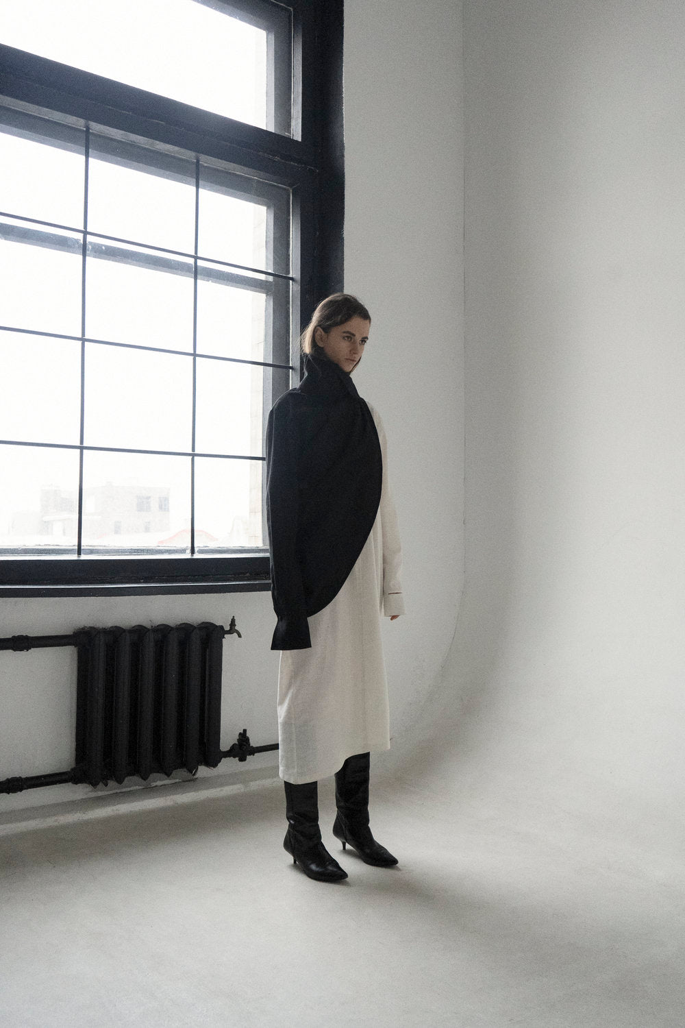 BLACK LINEN SLEEVE LAYER by KM By Lange