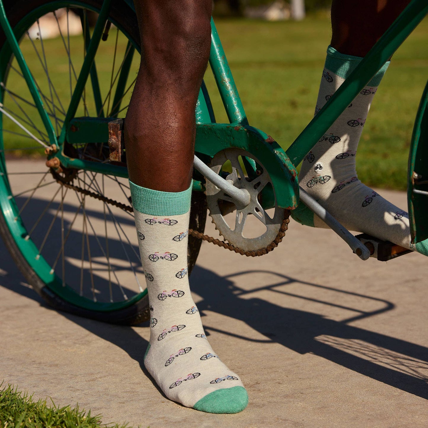 Socks that Support Youth Sports (Beige Bicycles): Medium