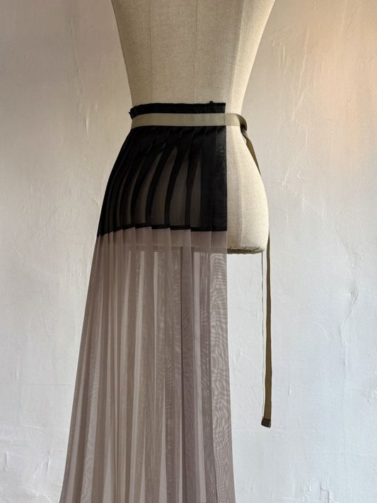 Soojka Half Aprons - Black Beige by Troa - PRE-ORDER