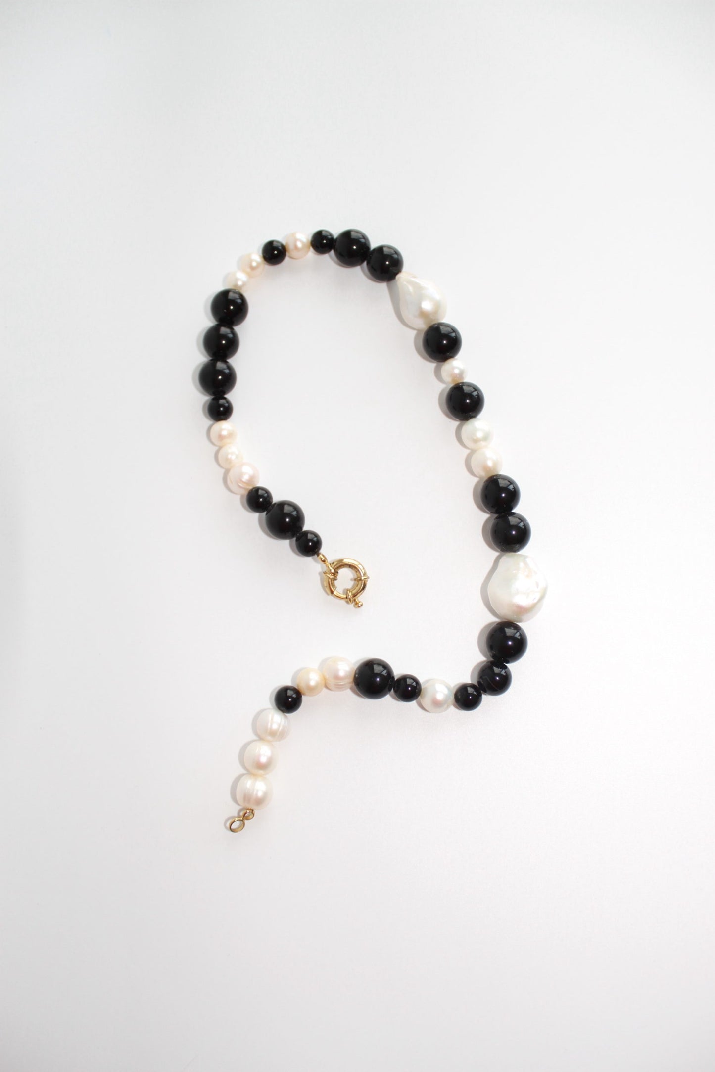 Dodici Necklace - Onyx Pearl by Labro