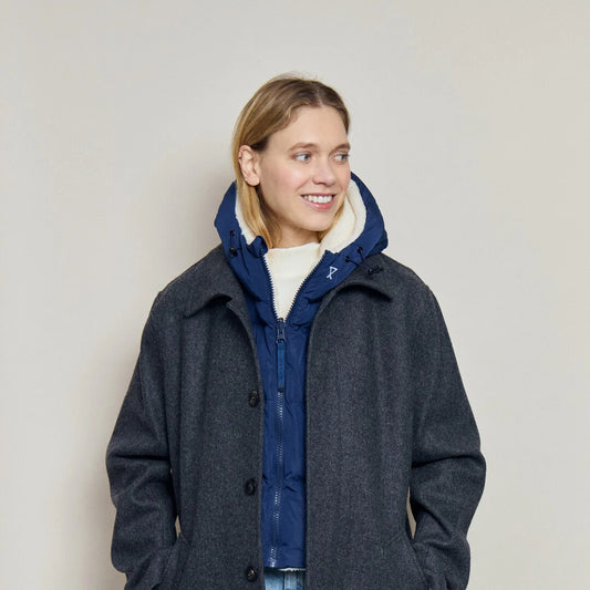 Reversible Pull-on Hood - Navy Blue and Ecru Shearling by Fudoon