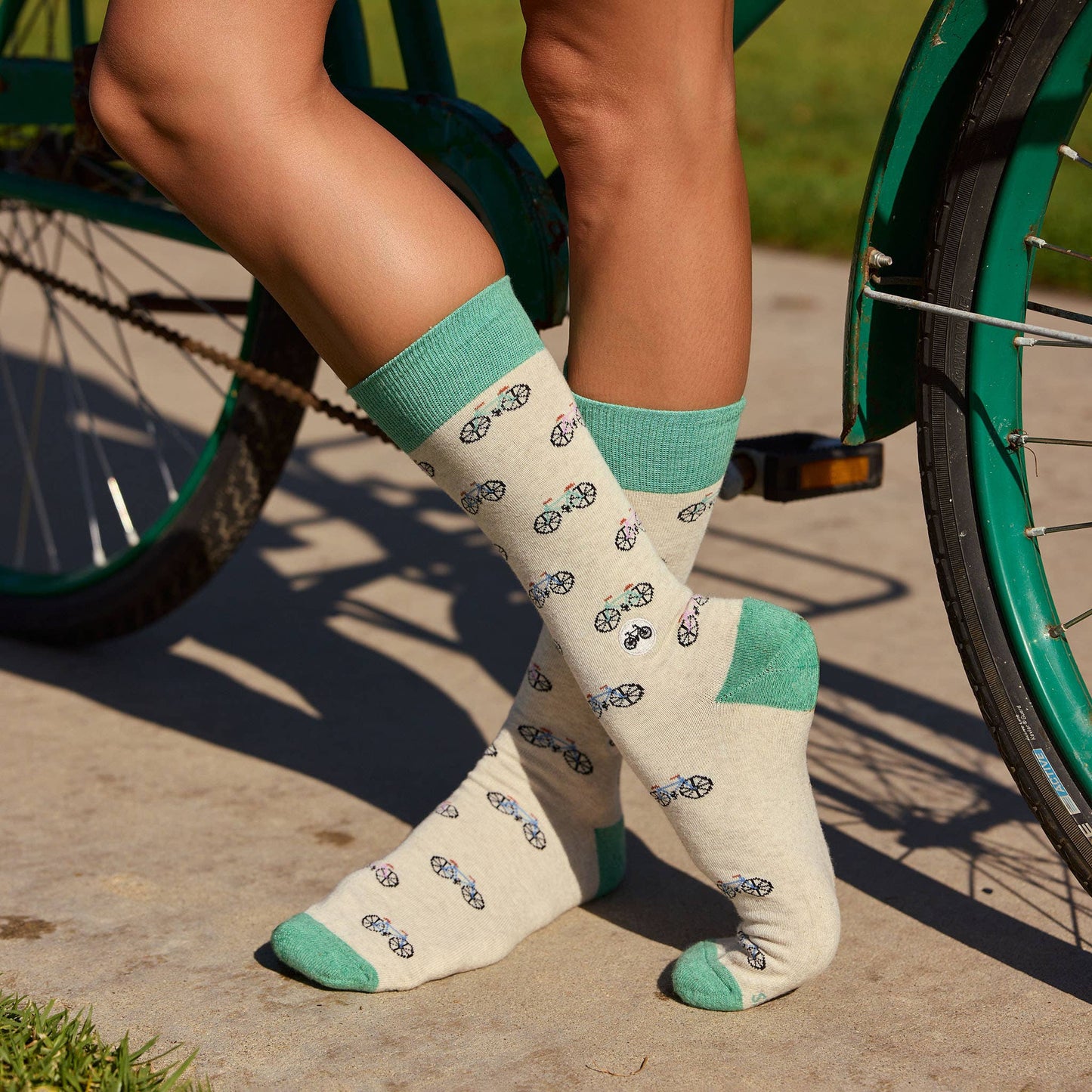Socks that Support Youth Sports (Beige Bicycles): Small