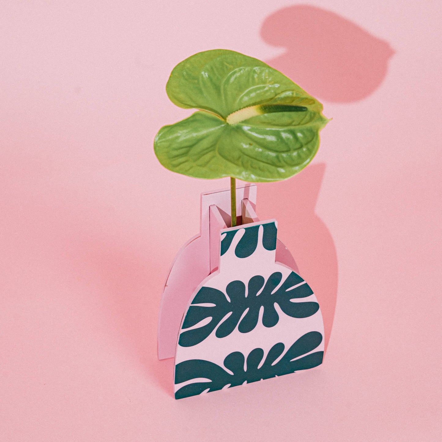 Wooden Vase with Monstera pattern by Milin