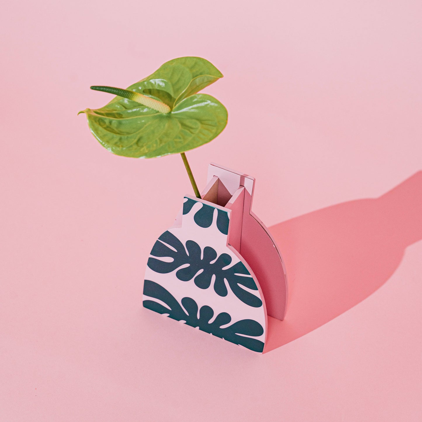 Wooden Vase with Monstera pattern by Milin