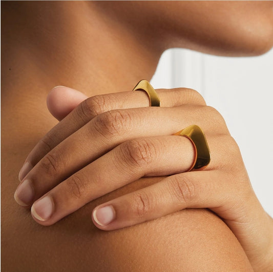 Cushion Ring Set Gold by Jenny Bird