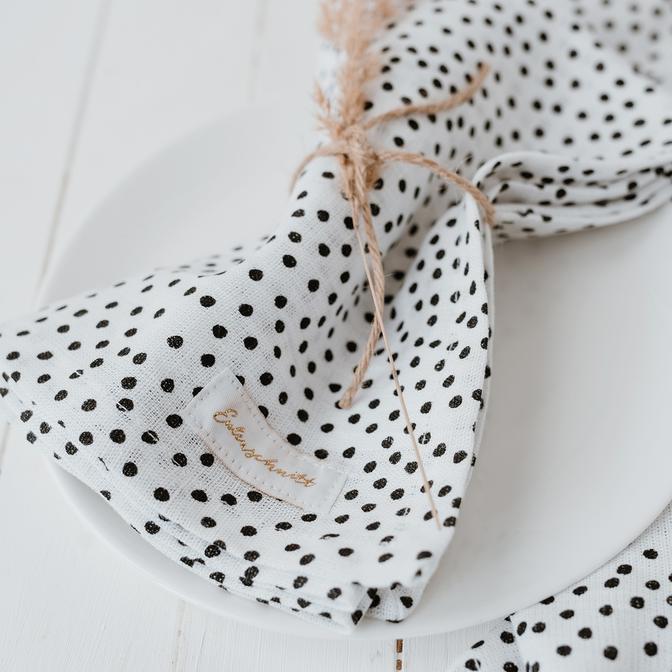 Linen Napkin Dots in a Set of 4 by Eulenschnitt